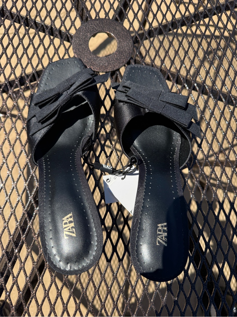 Super cute Zara Black Bow Slip-On Mules